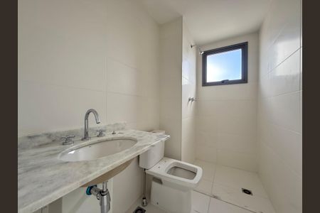 Apartamento à venda com 77m², 2 quartos e 1 vaga Apartamento à venda com 77m², 2 quartos e 1 vagaBanheiro Suíte 1