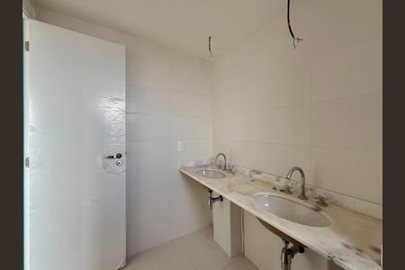 Apartamento à venda com 77m², 2 quartos e 1 vaga Apartamento à venda com 77m², 2 quartos e 1 vagaBanheiro Suíte 2