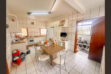 Casa para alugar com 157m², 3 quartos e 2 vagasCozinha