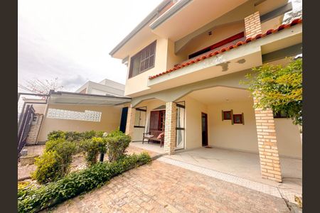 Casa para alugar com 157m², 3 quartos e 2 vagasGaragem