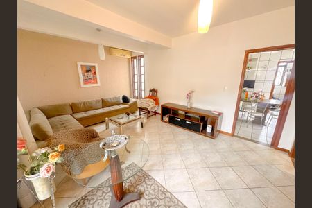 Casa para alugar com 157m², 3 quartos e 2 vagasSala