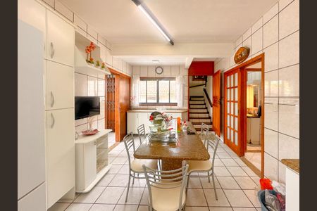 Casa para alugar com 157m², 3 quartos e 2 vagasCozinha