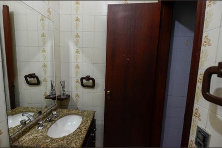 Casa à venda com 179m², 3 quartos e 3 vagas Casa à venda com 179m², 3 quartos e 3 vagasBanheiro 2