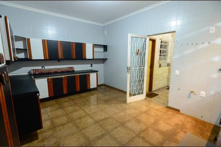 Casa à venda com 179m², 3 quartos e 3 vagas Casa à venda com 179m², 3 quartos e 3 vagasCozinha