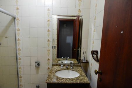 Casa à venda com 179m², 3 quartos e 3 vagas Casa à venda com 179m², 3 quartos e 3 vagasBanheiro 2
