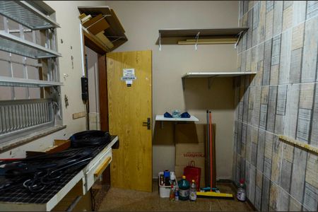 Casa à venda com 179m², 3 quartos e 3 vagas Casa à venda com 179m², 3 quartos e 3 vagasQuarto de Serviço