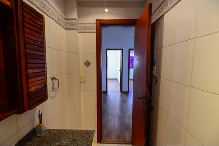 Casa à venda com 179m², 3 quartos e 3 vagas Casa à venda com 179m², 3 quartos e 3 vagasBanheiro 1