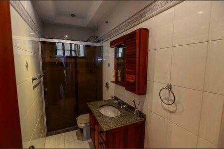 Casa à venda com 179m², 3 quartos e 3 vagas Casa à venda com 179m², 3 quartos e 3 vagasBanheiro 1