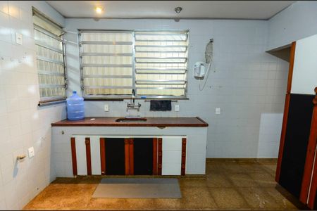 Casa à venda com 179m², 3 quartos e 3 vagas Casa à venda com 179m², 3 quartos e 3 vagasCozinha