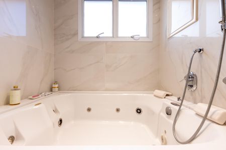 Apartamento à venda com 515m², 3 quartos e 6 vagas Apartamento à venda com 515m², 3 quartos e 6 vagasBanheiro da Suíte 3