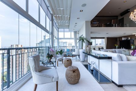 Apartamento à venda com 515m², 3 quartos e 6 vagas Apartamento à venda com 515m², 3 quartos e 6 vagassala 1