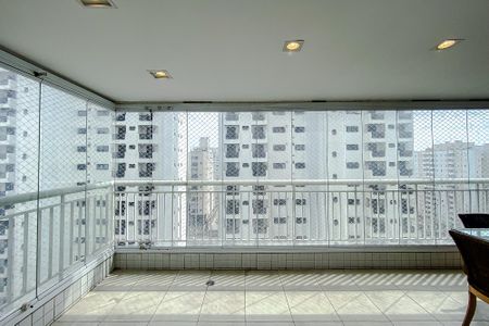 Apartamento à venda com 115m², 3 quartos e 2 vagas Apartamento à venda com 115m², 3 quartos e 2 vagasVista do Quarto 1