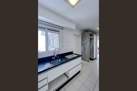 Apartamento à venda com 115m², 3 quartos e 2 vagas Apartamento à venda com 115m², 3 quartos e 2 vagasCozinha