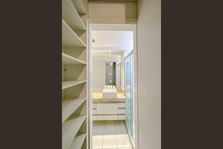 Apartamento à venda com 115m², 3 quartos e 2 vagas Apartamento à venda com 115m², 3 quartos e 2 vagasSuíte