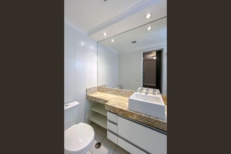 Apartamento à venda com 115m², 3 quartos e 2 vagas Apartamento à venda com 115m², 3 quartos e 2 vagasBanheiro da Suíte