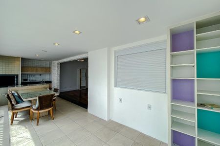 Apartamento à venda com 115m², 3 quartos e 2 vagas Apartamento à venda com 115m², 3 quartos e 2 vagasVaranda da Sala