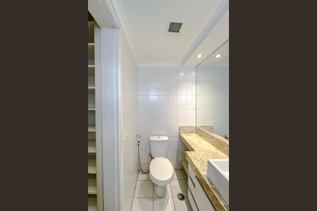 Apartamento à venda com 115m², 3 quartos e 2 vagas Apartamento à venda com 115m², 3 quartos e 2 vagasBanheiro da Suíte