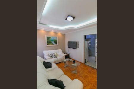 Casa à venda com 75m², 3 quartos e 2 vagasSala