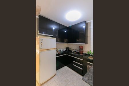 Casa à venda com 75m², 3 quartos e 2 vagas Casa à venda com 75m², 3 quartos e 2 vagasCozinha