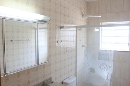 Casa à venda com 206m², 4 quartos e 2 vagasBanheiro 1