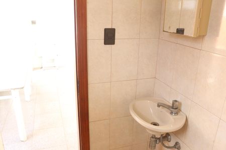Casa à venda com 206m², 4 quartos e 2 vagasBanheiro 3