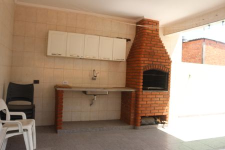 Casa à venda com 206m², 4 quartos e 2 vagasQuintal