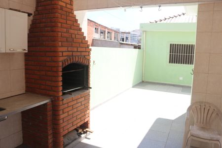 Casa à venda com 206m², 4 quartos e 2 vagasQuintal