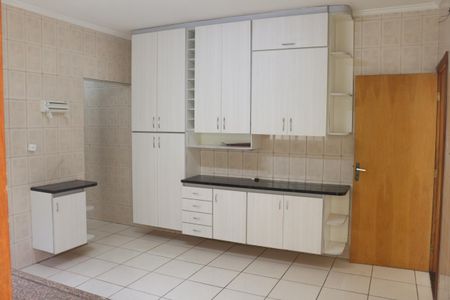 Casa à venda com 206m², 4 quartos e 2 vagasCozinha 2