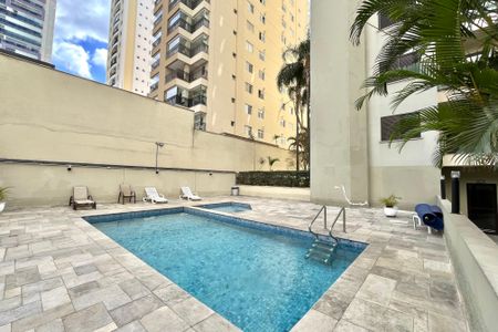 Apartamento à venda com 72m², 3 quartos e 2 vagas Apartamento à venda com 72m², 3 quartos e 2 vagasÁrea comum - Piscina