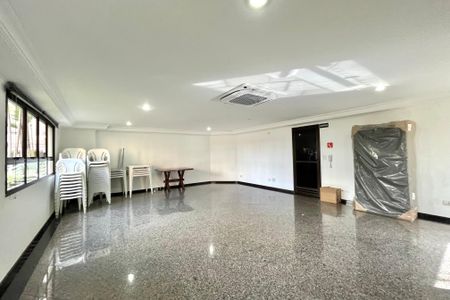 Apartamento à venda com 72m², 3 quartos e 2 vagas Apartamento à venda com 72m², 3 quartos e 2 vagasÁrea comum - Salão de festas