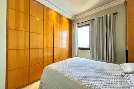 Apartamento à venda com 72m², 3 quartos e 2 vagas Apartamento à venda com 72m², 3 quartos e 2 vagasSuite