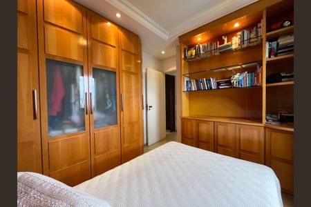 Apartamento à venda com 72m², 3 quartos e 2 vagas Apartamento à venda com 72m², 3 quartos e 2 vagasQuarto 1