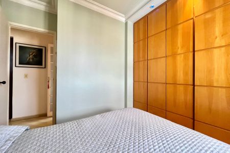 Apartamento à venda com 72m², 3 quartos e 2 vagas Apartamento à venda com 72m², 3 quartos e 2 vagasSuite