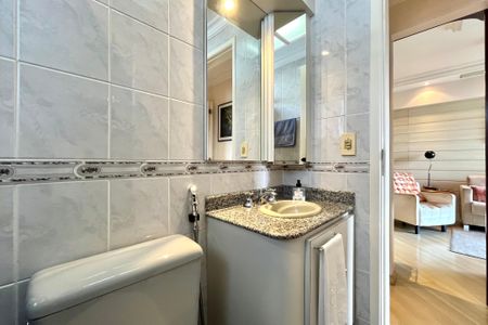 Apartamento à venda com 72m², 3 quartos e 2 vagas Apartamento à venda com 72m², 3 quartos e 2 vagasBanheiro