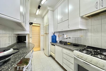 Apartamento à venda com 72m², 3 quartos e 2 vagas Apartamento à venda com 72m², 3 quartos e 2 vagasCozinha
