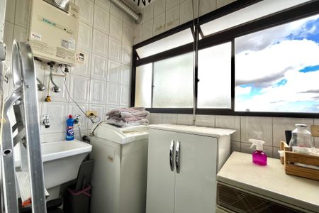 Apartamento à venda com 72m², 3 quartos e 2 vagas Apartamento à venda com 72m², 3 quartos e 2 vagasÁrea de Serviço