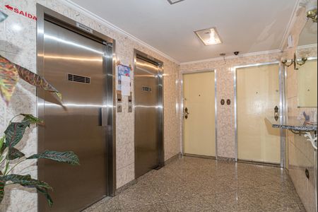 Apartamento para alugar com 57m², 1 quarto e sem vaga Apartamento para alugar com 57m², 1 quarto e sem vagaÁrea comum - Elevadores