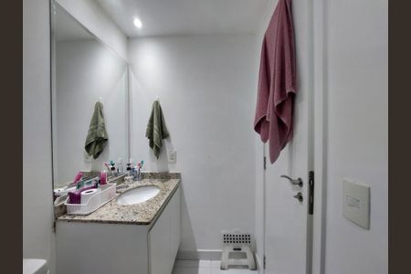 Apartamento à venda com 62m², 2 quartos e 1 vaga Apartamento à venda com 62m², 2 quartos e 1 vagaBanheiro da Suíte