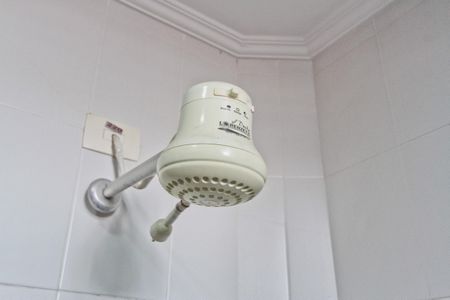 Casa à venda com 610m², 5 quartos e 10 vagas Casa à venda com 610m², 5 quartos e 10 vagasÁrea externa - banheiro