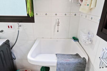 Casa à venda com 610m², 5 quartos e 10 vagas Casa à venda com 610m², 5 quartos e 10 vagasÁrea de Serviço