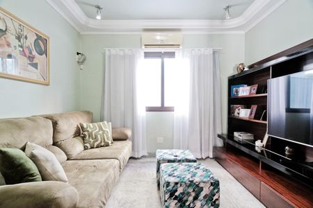 Casa à venda com 610m², 5 quartos e 10 vagas Casa à venda com 610m², 5 quartos e 10 vagasSala de TV