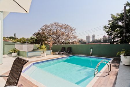 Casa à venda com 610m², 5 quartos e 10 vagas Casa à venda com 610m², 5 quartos e 10 vagasÁrea externa