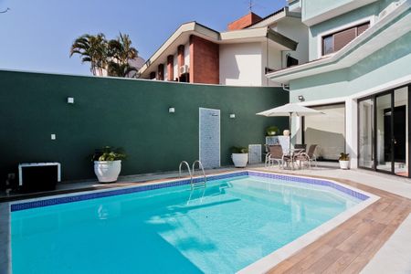 Casa à venda com 610m², 5 quartos e 10 vagas Casa à venda com 610m², 5 quartos e 10 vagasÁrea externa