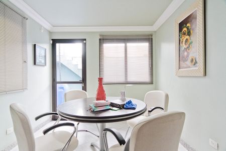 Casa à venda com 610m², 5 quartos e 10 vagas Casa à venda com 610m², 5 quartos e 10 vagasCopa