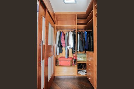 Casa à venda com 610m², 5 quartos e 10 vagas Casa à venda com 610m², 5 quartos e 10 vagasSuíte 1