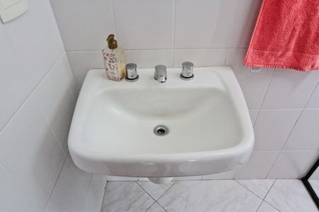 Casa à venda com 610m², 5 quartos e 10 vagas Casa à venda com 610m², 5 quartos e 10 vagasBanheiro de Serviço 2