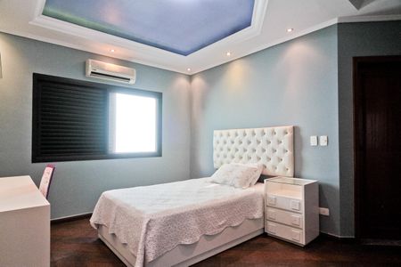 Casa à venda com 610m², 5 quartos e 10 vagas Casa à venda com 610m², 5 quartos e 10 vagasSuíte 3