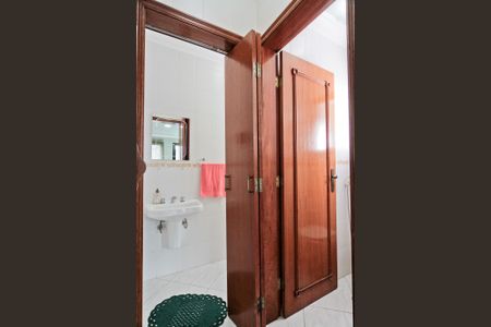 Casa à venda com 610m², 5 quartos e 10 vagas Casa à venda com 610m², 5 quartos e 10 vagasBanheiro de Serviço