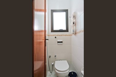 Casa à venda com 610m², 5 quartos e 10 vagas Casa à venda com 610m², 5 quartos e 10 vagasBanheiro de Serviço 2