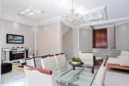 Casa à venda com 610m², 5 quartos e 10 vagas Casa à venda com 610m², 5 quartos e 10 vagasSala